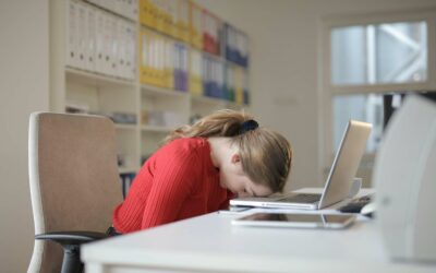 Fatigue au bureau : pourquoi pause et snacking sain font la différence
