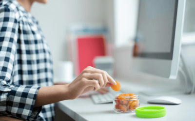 Top 10 des encas sains à adopter au bureau pour améliorer la productivité et la concentration