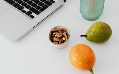 Fruits frais au bureau : pourquoi les compléter avec des fruits secs ?